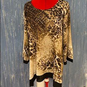 EUC large tunic holiday top
